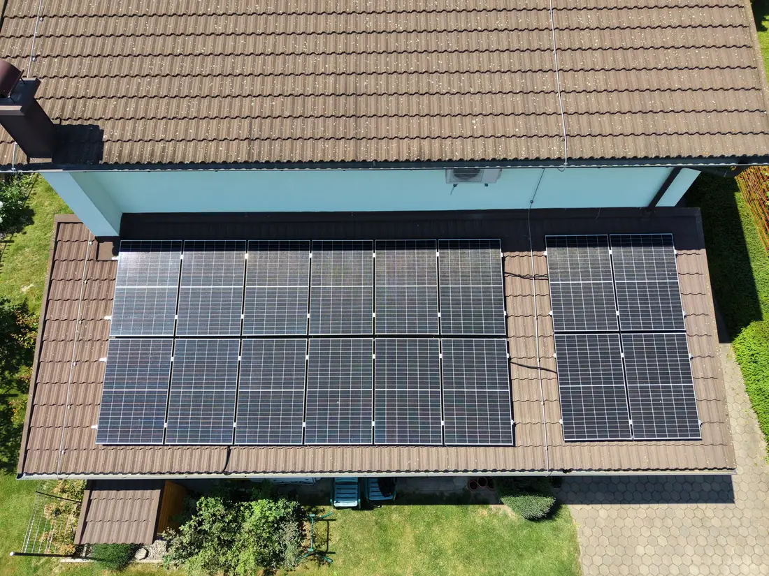 Sončna elektrarna na strehi stanovanjske hiše